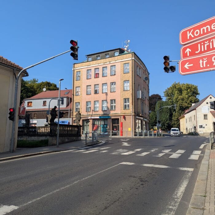 pohled-z-hlavni-ulice